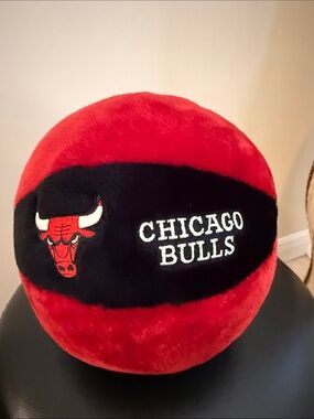 Chicago Bulls Plush Accent Pillow - Red & Black